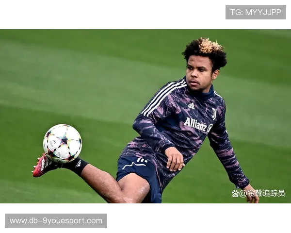 尤文麦肯尼禁区内补射建功