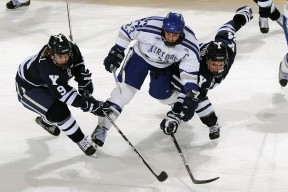 世界杯：环保组织推出“少坐一天车多跑一公里”为球队加油的倡议